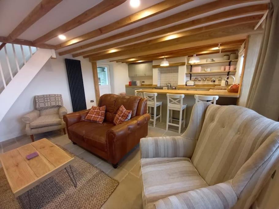 Cosy 2 Bed Cottage Between Snowdonia And The Sea Llandegai Exterior photo