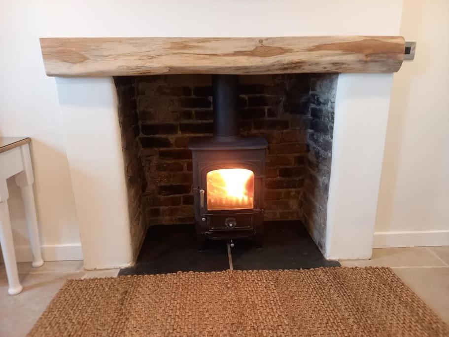 Cosy 2 Bed Cottage Between Snowdonia And The Sea Llandegai Exterior photo