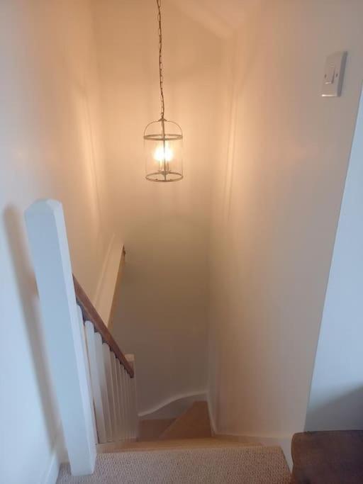 Cosy 2 Bed Cottage Between Snowdonia And The Sea Llandegai Exterior photo
